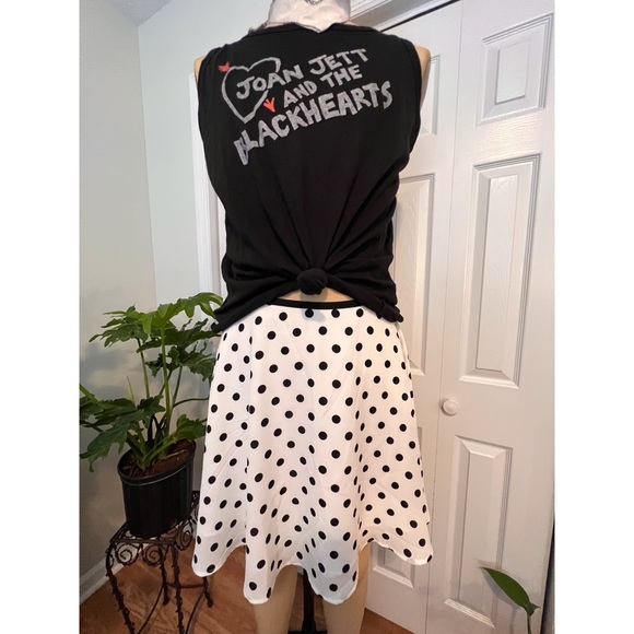FOREVER 21+ WHITE AND BLACK POLKA DOT SKATER SKIRT SIZE 0X NWOT - Picture 4 of 5